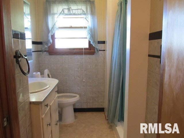 409 Main Street Ina, IL 62846 - Photo 12 of 17