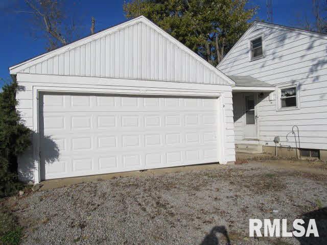 409 Main Street Ina, IL 62846 - Photo 2 of 17