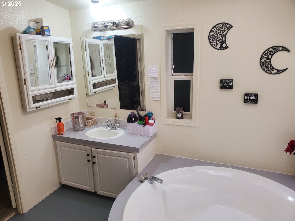 425 Birch Street Yoncalla, OR 97499 - Photo 19 of 28