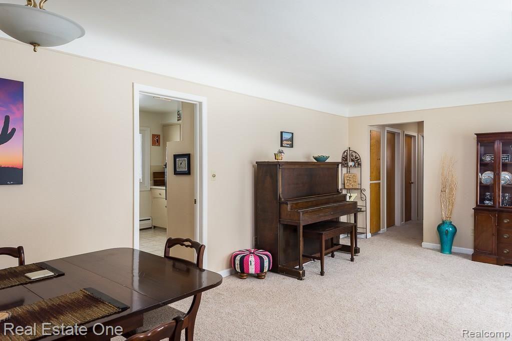 190 Wendelton Road Troy, MI 48084 - Photo 3 of 16 1a Living Room190 Wendelton, Troy MI, Koteles, 02-09-18-1078-Edit.jpg
