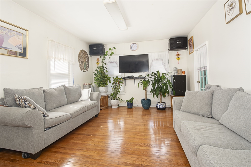 2 Kosta Street Worcester, MA 01607 - Photo 6 of 20