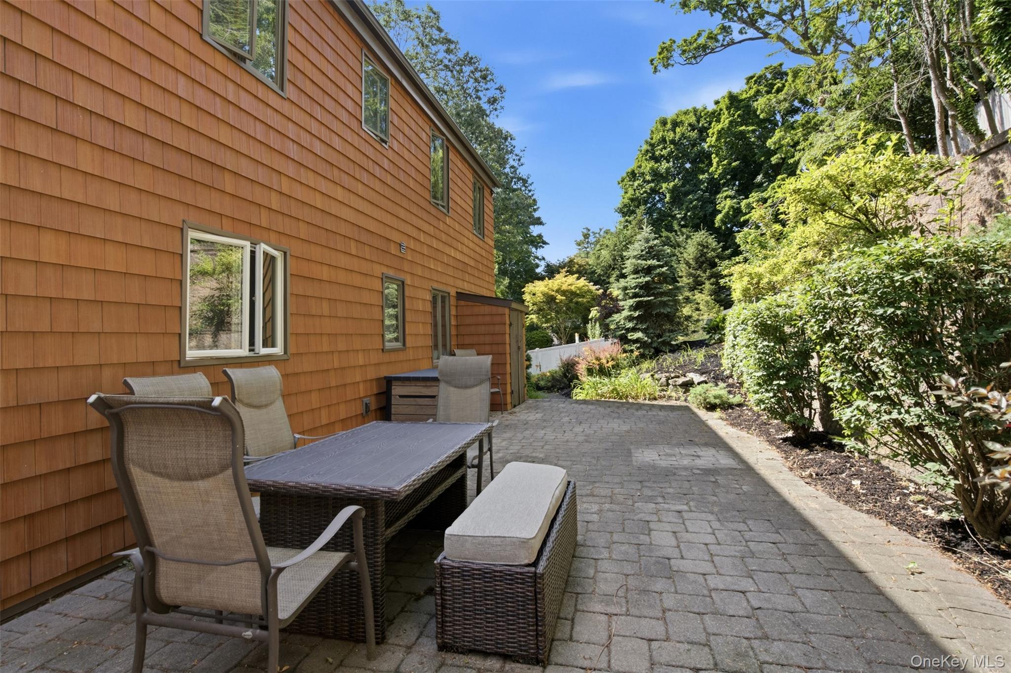 29 Vineyard Road Huntington, NY 11743 - Photo 34 of 35