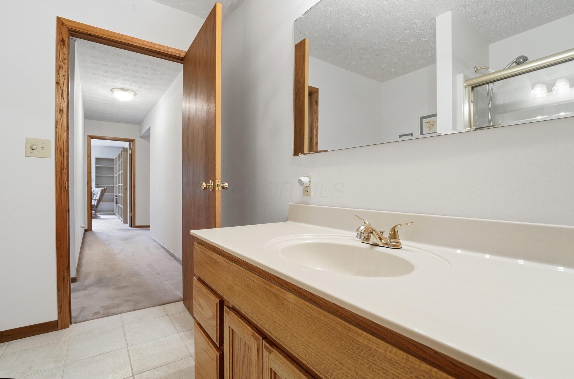 12644 Snyder Church Road Northwest Baltimore, OH 43105 - Photo 30 of 61 Full Bath 2 - 12644 Snyder Church Road NW, Baltimore, OH 43105