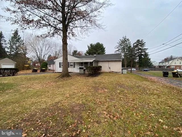 $2,500 | 671 Ridge Street, Lansdale, PA 19446