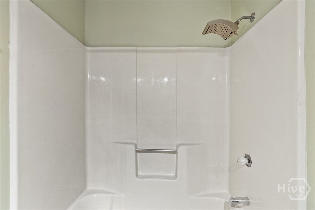 113 Country Lane Pooler, GA 31322 - Photo 34 of 51 Hall bathroom