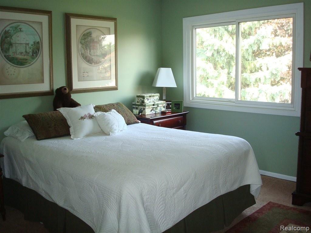 1573 Colony Drive Rochester, MI 48307 - Photo 8 of 25 DSC02425.JPG