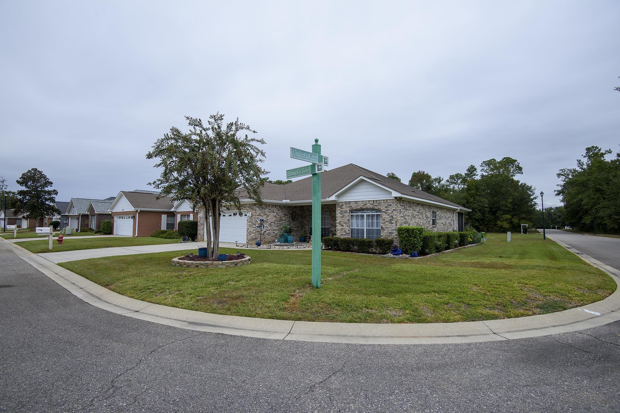 201 Hemingway Loop Foley, AL 36535 - Photo 2 of 47