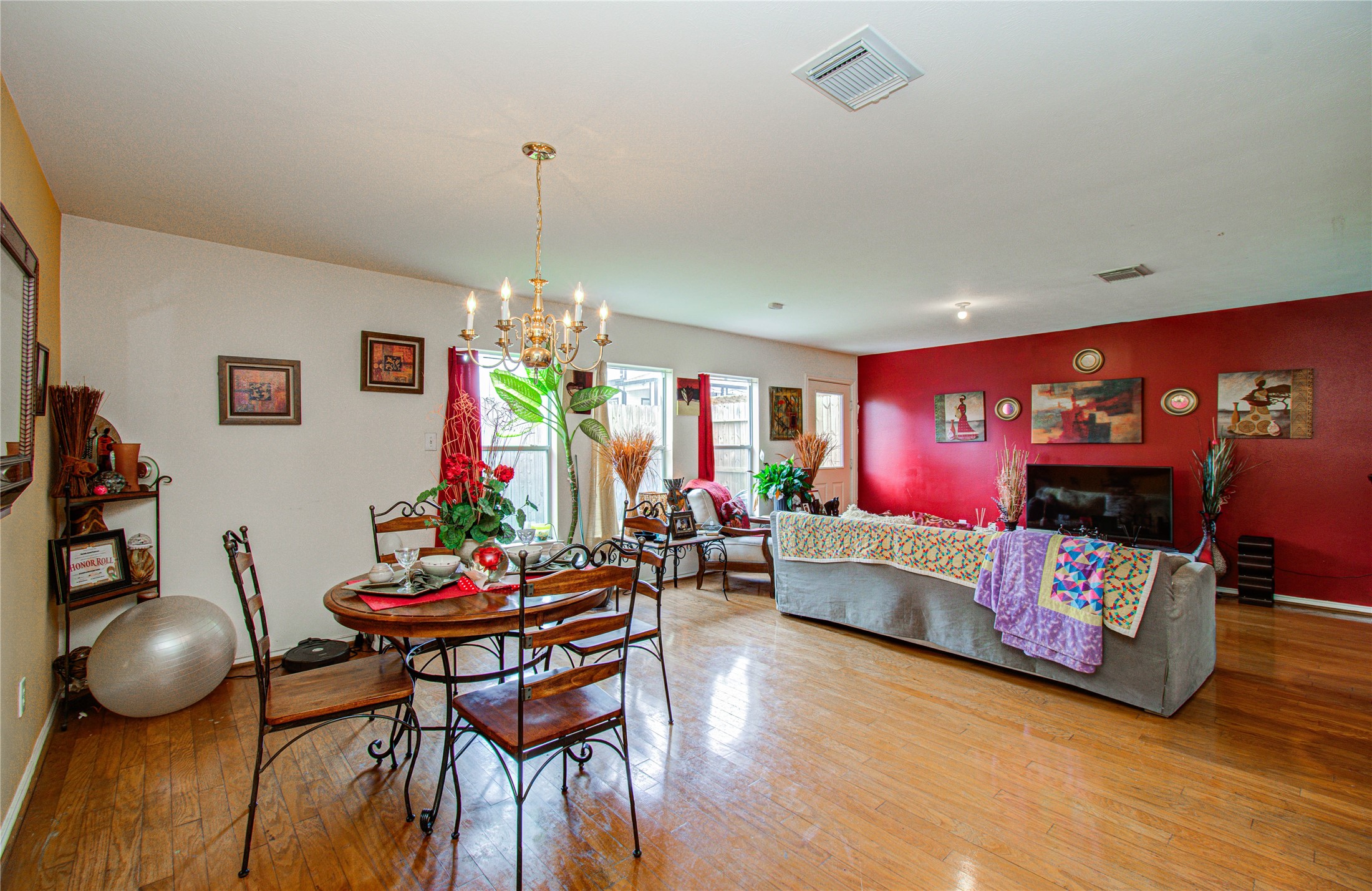 1718 Redwing Ridge Drive Houston, TX 77009 - Photo 8 of 44