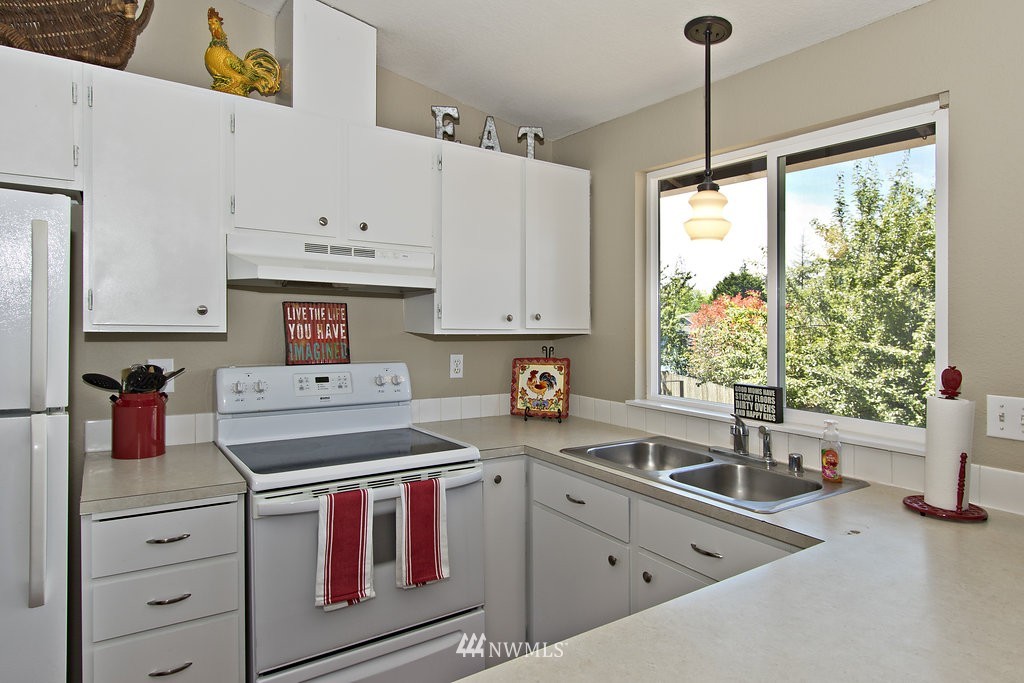 18510 22nd Drive Southeast Bothell, WA 98012 - Photo 6 of 16