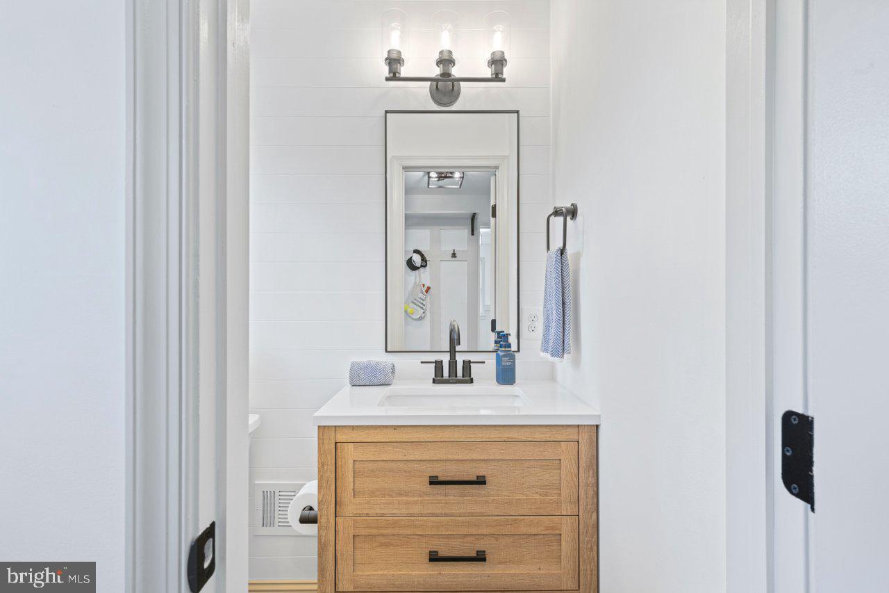4702 Parkvale Road Ellicott City, MD 21043 - Photo 20 of 39 Entry Powder Room