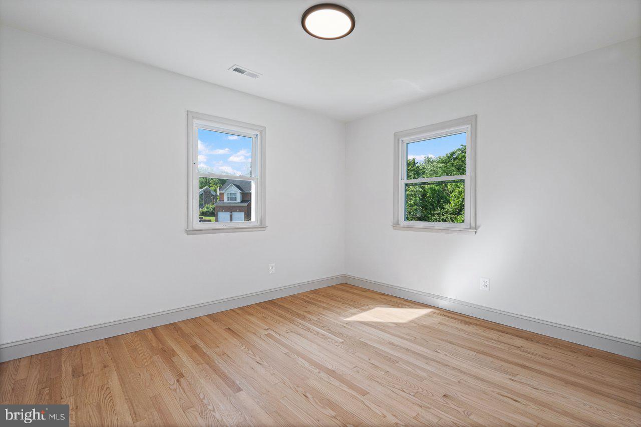 4702 Parkvale Road Ellicott City, MD 21043 - Photo 23 of 39 Primary Bed