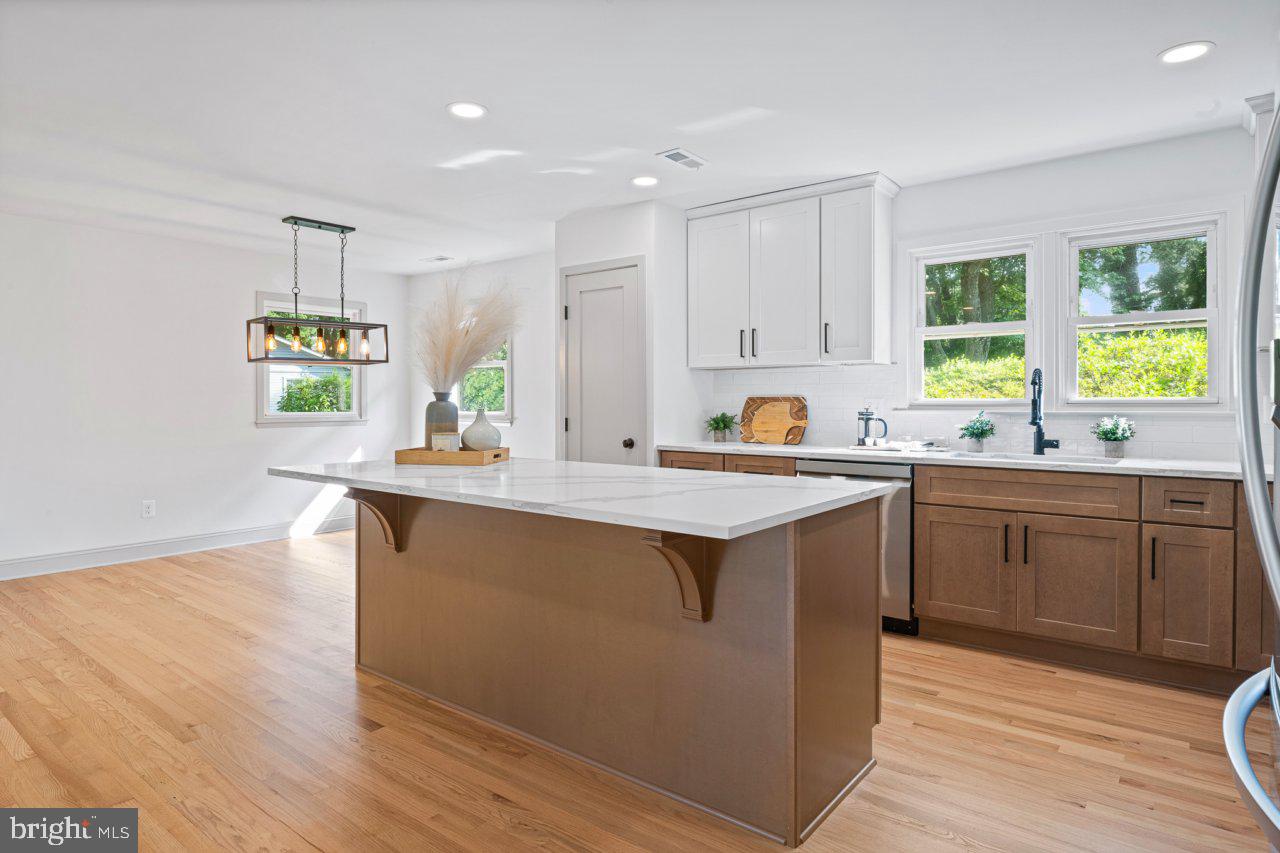 4702 Parkvale Road Ellicott City, MD 21043 - Photo 9 of 39 Gallery Image 9