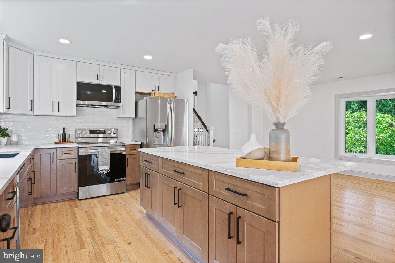 4702 Parkvale Road Ellicott City, MD 21043 - Photo 10 of 39 Gallery Image 10