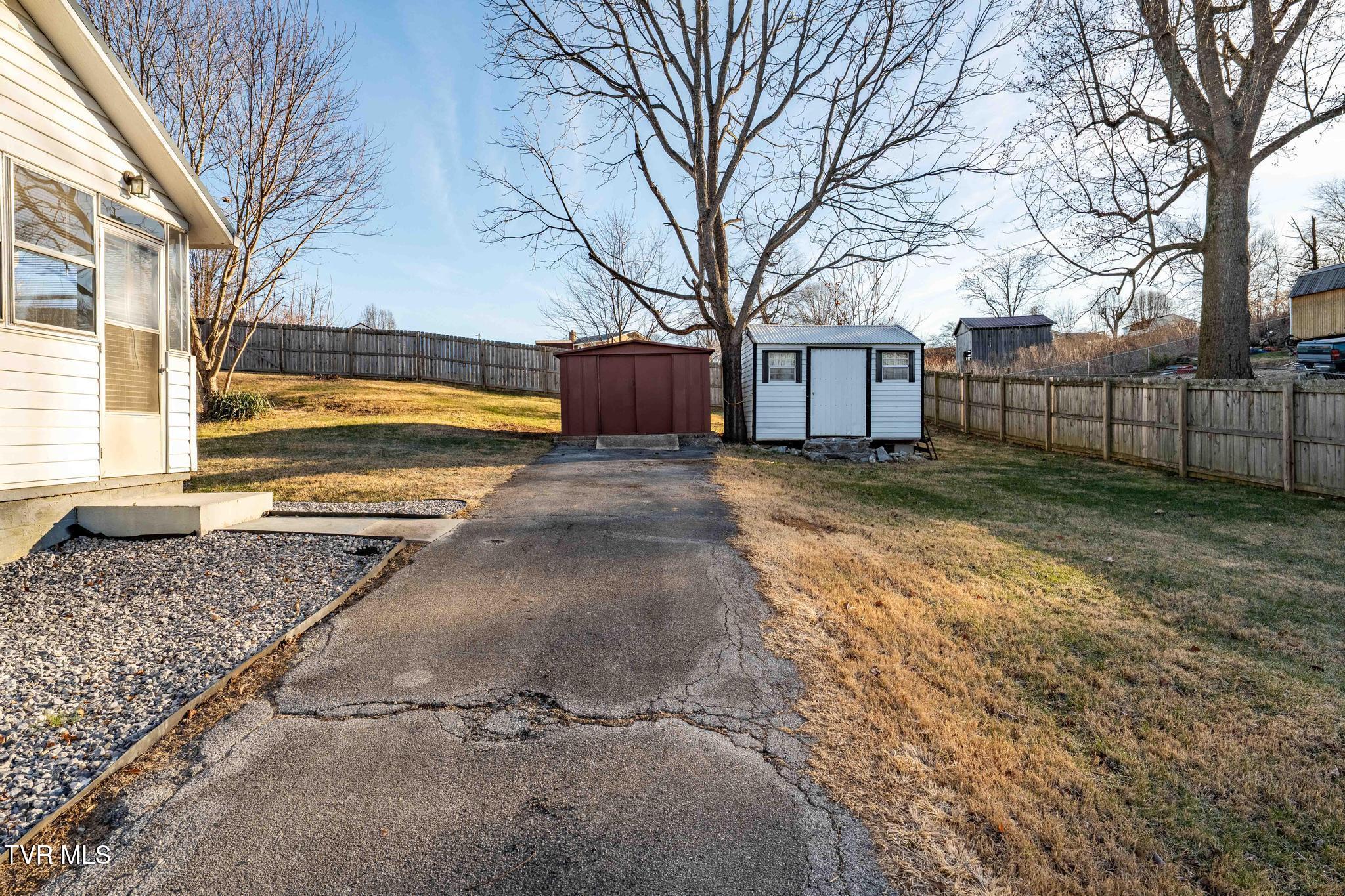 172 Hopper Road Johnson City, TN 37604 - Photo 31 of 38 172 Hopper Road (9 of 44)