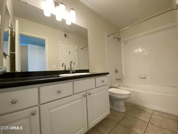 $1,800 | 3633 North 3rd Avenue, Unit 2050, Phoenix, AZ 85013