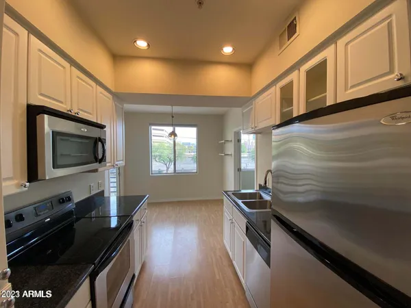 $1,800 | 3633 North 3rd Avenue, Unit 2050, Phoenix, AZ 85013