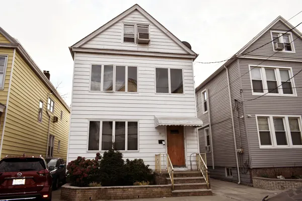 $2,200 | 14 Newark Bay Court, Bayonne, NJ 07002