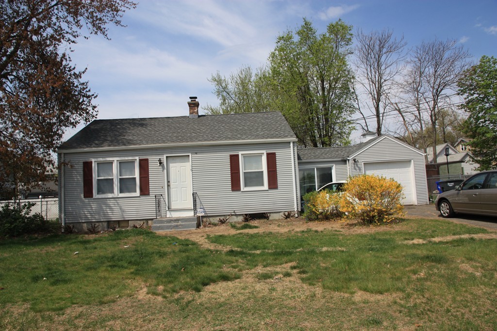 16 St James Circle Springfield, MA 01104 - Photo 5 of 6 Gallery Image 5