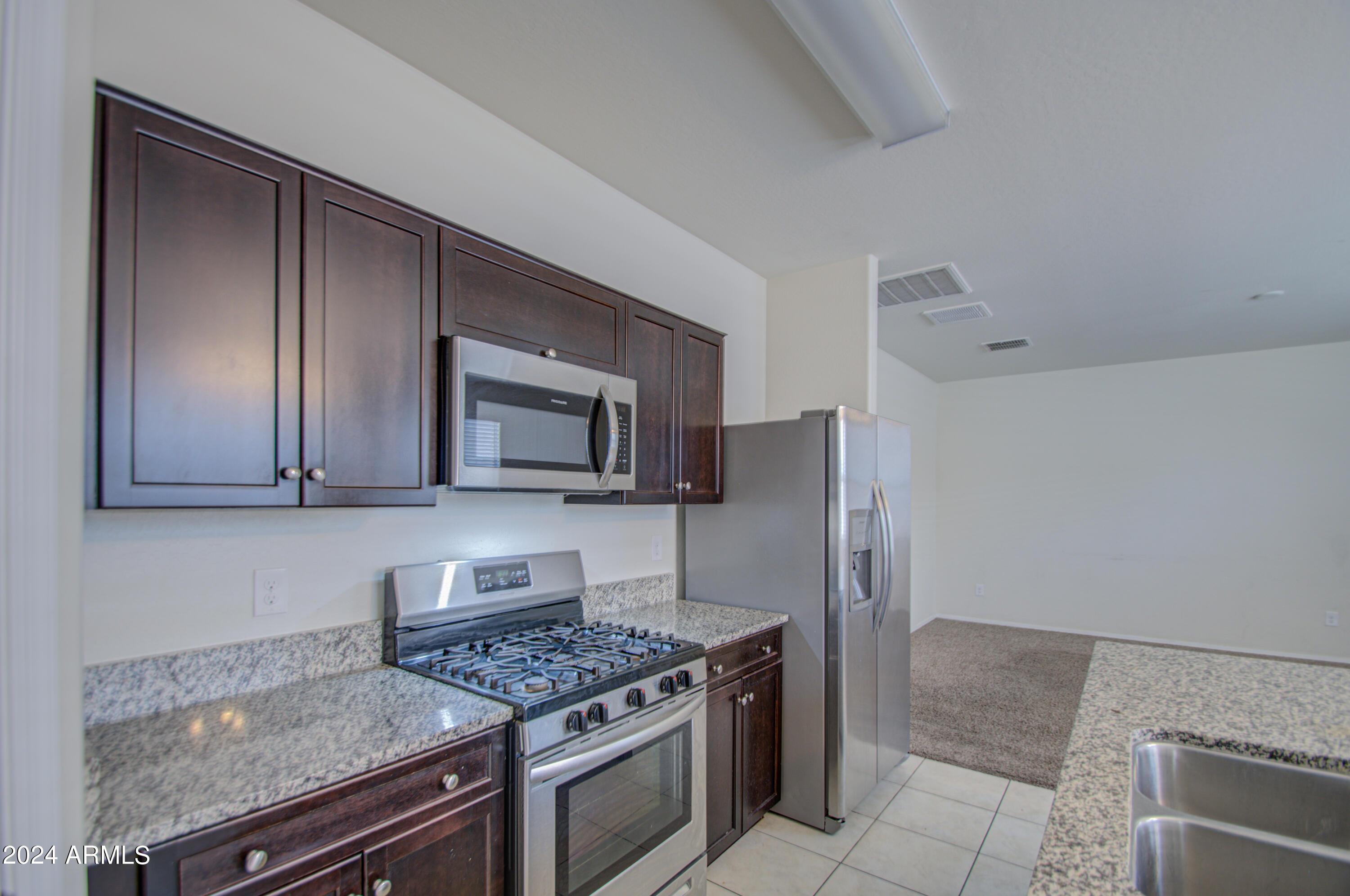 30992 West Picadilly Road Buckeye, AZ 85396 - Photo 11 of 29 Kitchen 4