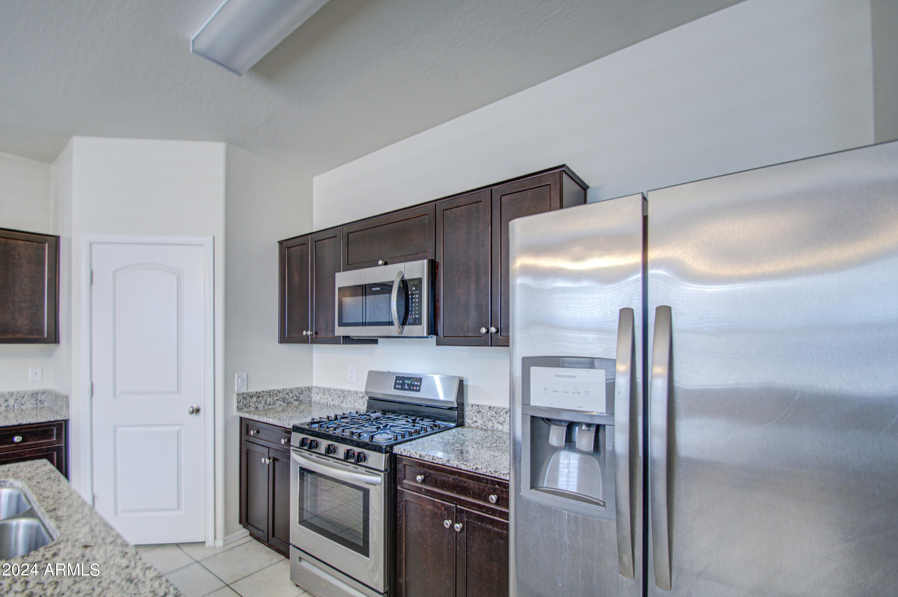 30992 West Picadilly Road Buckeye, AZ 85396 - Photo 10 of 29 Kitchen 3