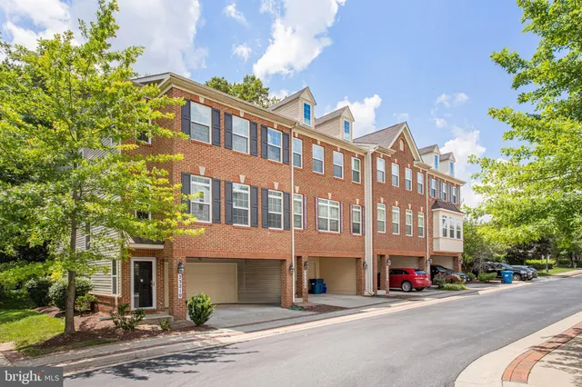 $3,200 | 23210 Roberts Tavern Drive, Unit 2375, Clarksburg, MD 20871