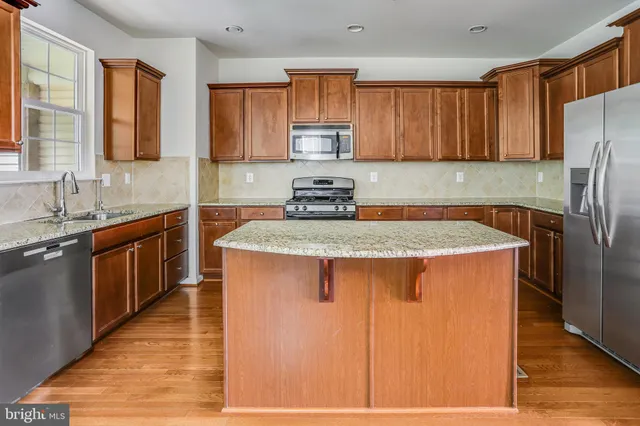 $3,200 | 23210 Roberts Tavern Drive, Unit 2375, Clarksburg, MD 20871