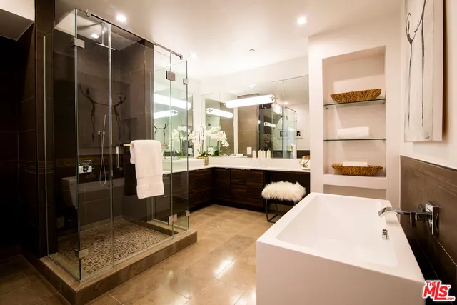 $1,049,000 | 1015 Figueroa Terrace, Unit 16, Los Angeles, CA 90012