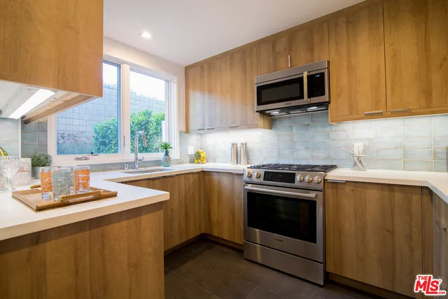 $1,049,000 | 1015 Figueroa Terrace, Unit 16, Los Angeles, CA 90012