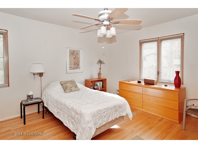 67 Kimbark Road, Unit 1 Riverside, IL 60546 - Photo 5 of 20