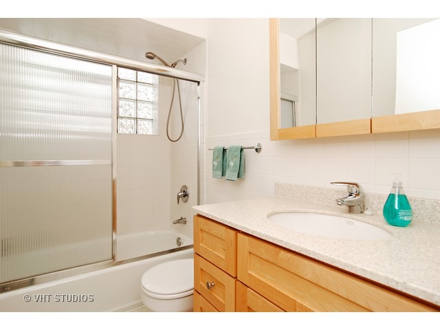 67 Kimbark Road, Unit 1 Riverside, IL 60546 - Photo 7 of 20