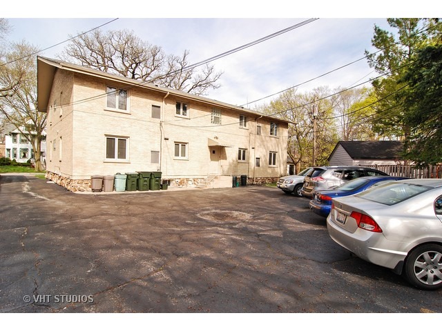 67 Kimbark Road, Unit 1 Riverside, IL 60546 - Photo 9 of 20