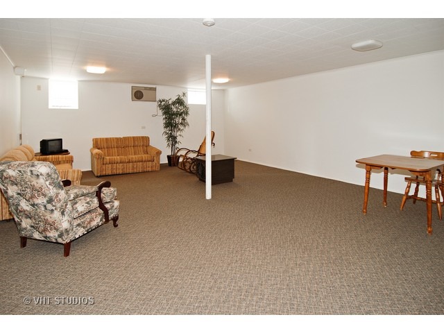 67 Kimbark Road, Unit 1 Riverside, IL 60546 - Photo 10 of 20