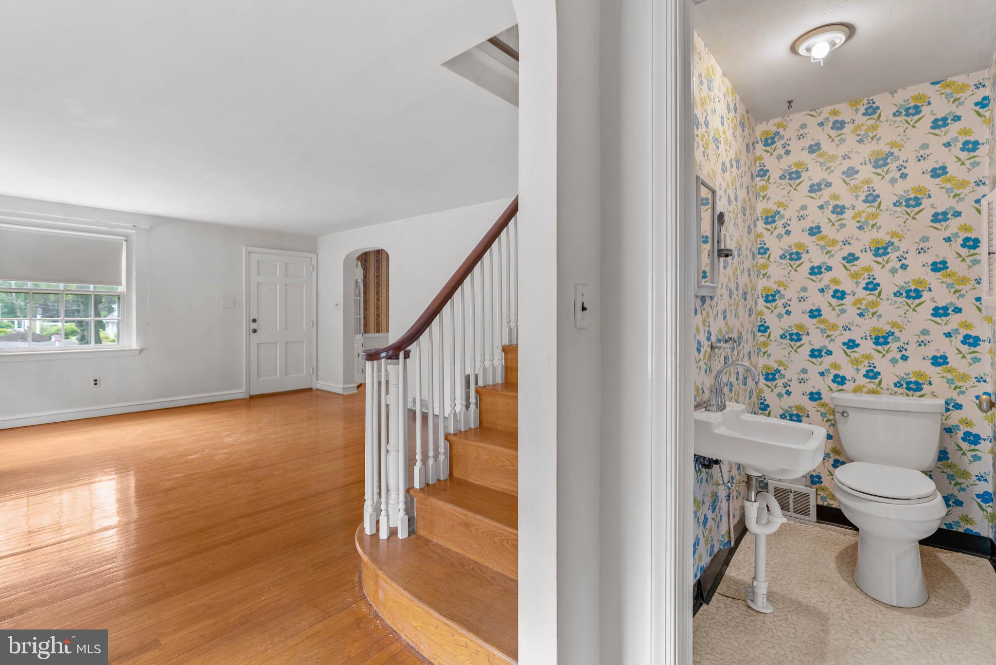 402 Hawthorne Road Wallingford, PA 19086 - Photo 6 of 23