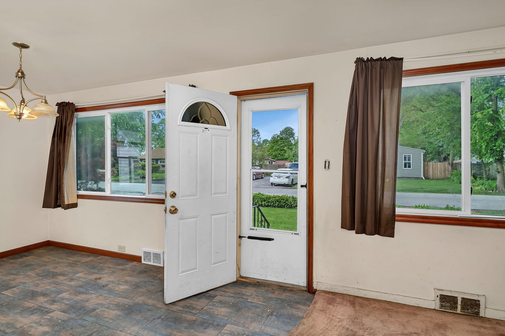 15641 Millard Avenue Markham, IL 60428 - Photo 5 of 28