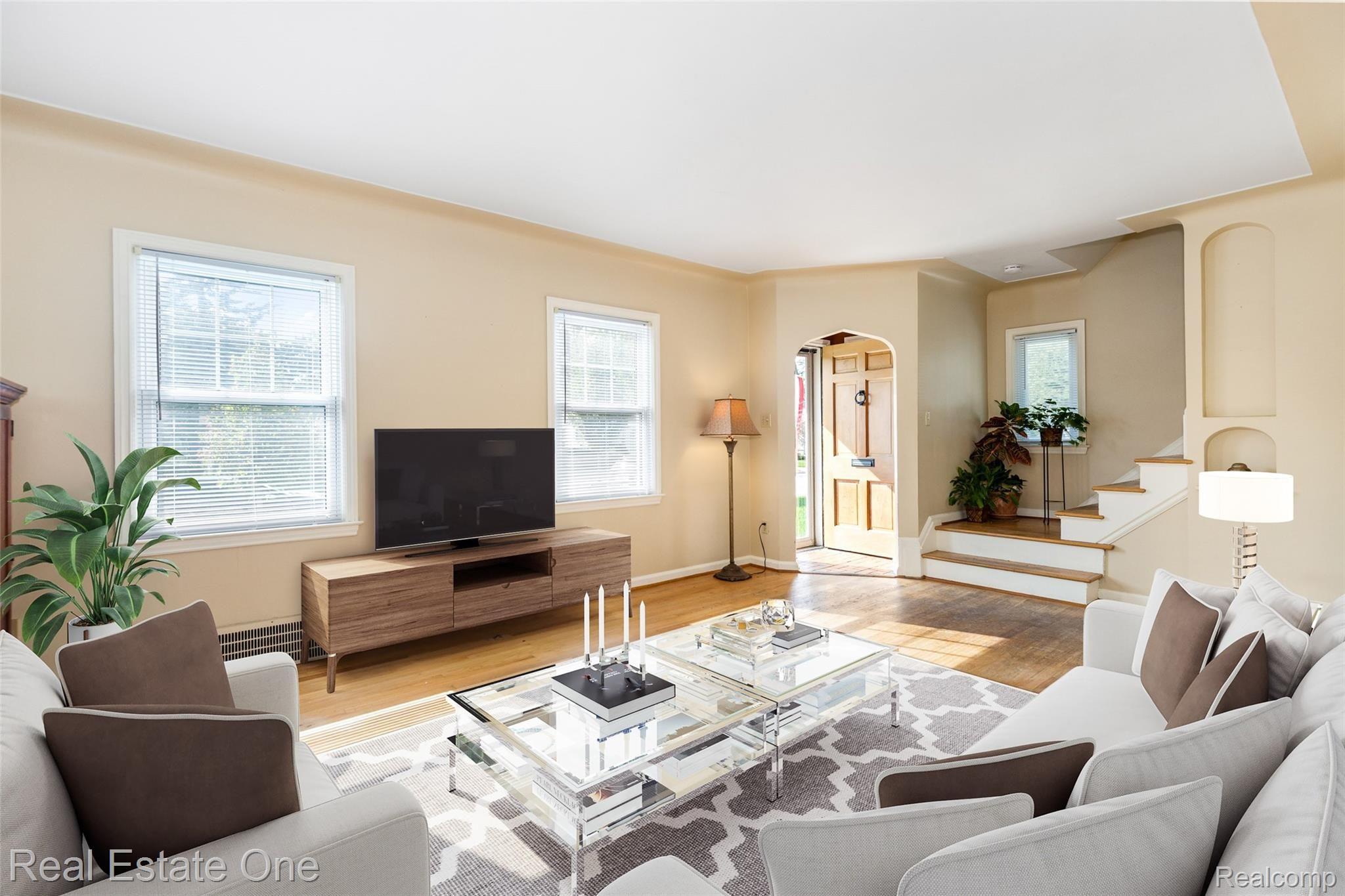 1186 Harvard Road Berkley, MI 48072 - Photo 5 of 26 spacious Living Room! (with virtual staging)