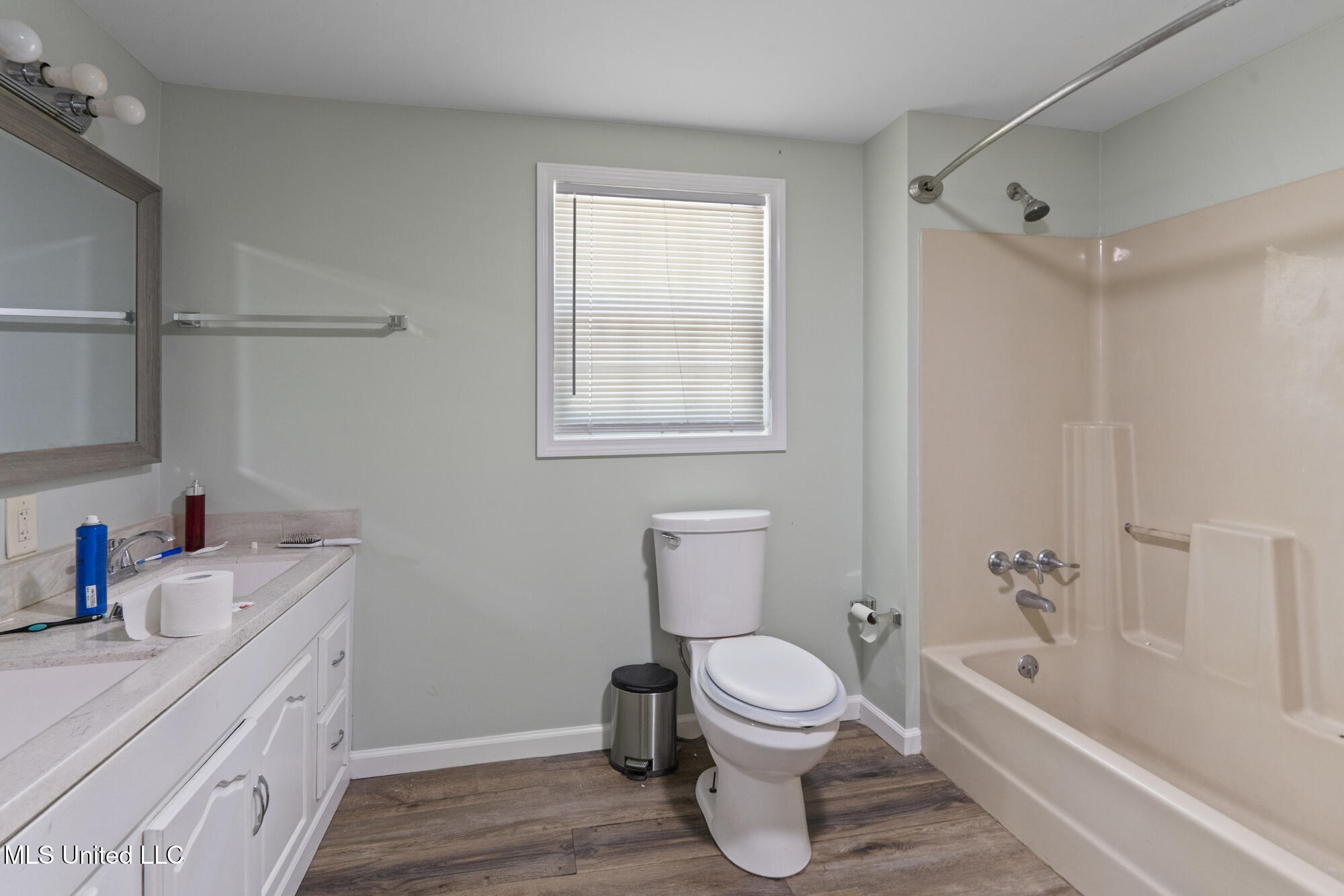 529 Pear Street Ocean Springs, MS 39564 - Photo 14 of 22 Full Bath