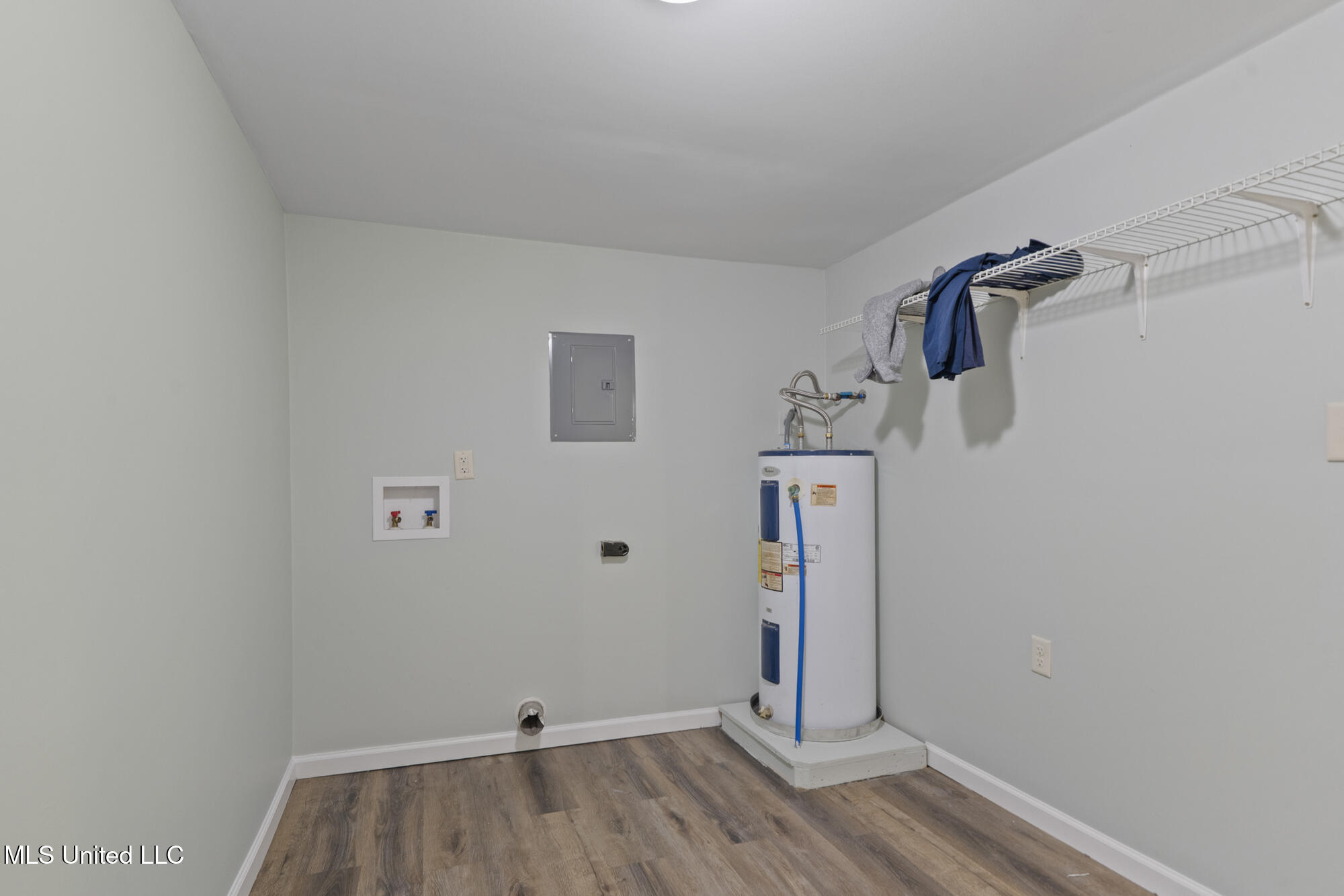 529 Pear Street Ocean Springs, MS 39564 - Photo 19 of 22 Laundry