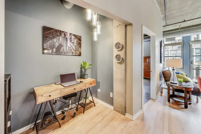 $449,900 | 900 North Kingsbury Street, Unit 1025, Chicago, IL 60610