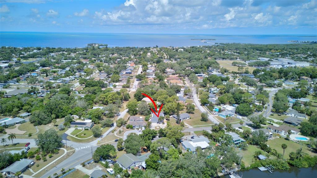 703 Riverside Drive Tarpon Springs, FL 34689 - Photo 3 of 47