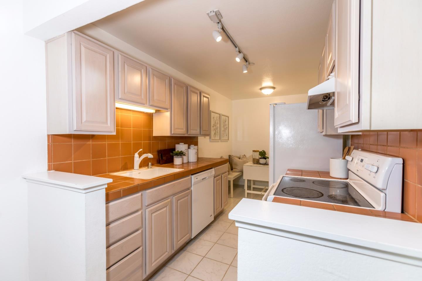 1041 Shell Boulevard, Unit 9 Foster City, CA 94404 - Photo 8 of 22 Gallery Image 8