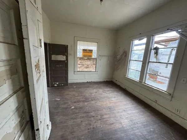 $30,649 | 509 North Waggoner Street, Electra, TX 76360
