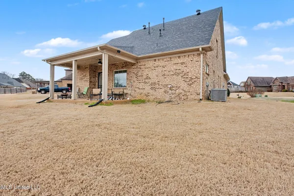 $455,000 | 1960 Bakersfield Drive, Nesbit, MS 38651