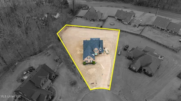 $455,000 | 1960 Bakersfield Drive, Nesbit, MS 38651