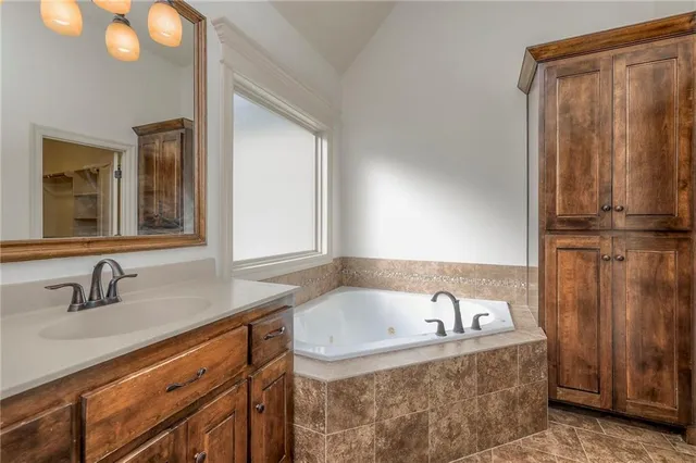 $600,000 | 1317 Northeast Kenwood Drive, Lee's Summit, MO 64064