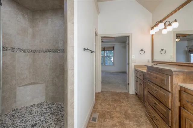 $600,000 | 1317 Northeast Kenwood Drive, Lee's Summit, MO 64064