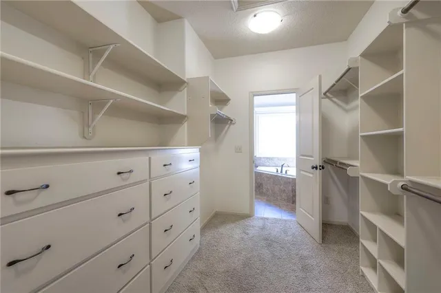 $600,000 | 1317 Northeast Kenwood Drive, Lee's Summit, MO 64064