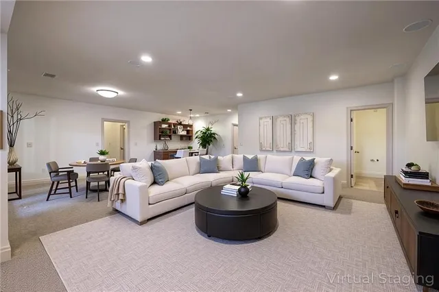 $600,000 | 1317 Northeast Kenwood Drive, Lee's Summit, MO 64064