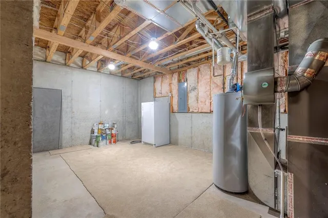 $600,000 | 1317 Northeast Kenwood Drive, Lee's Summit, MO 64064