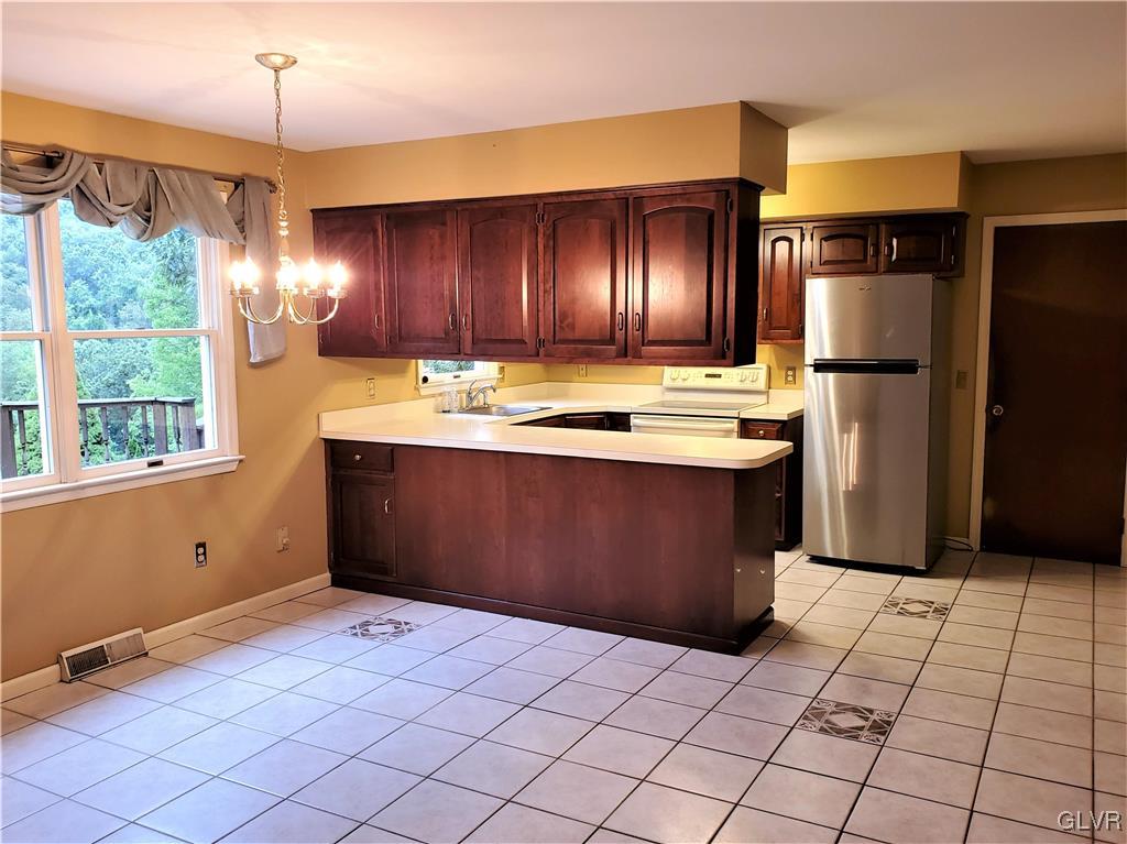 9635 Oakview Road Kempton, PA 19529 - Photo 4 of 35 Gallery Image 4