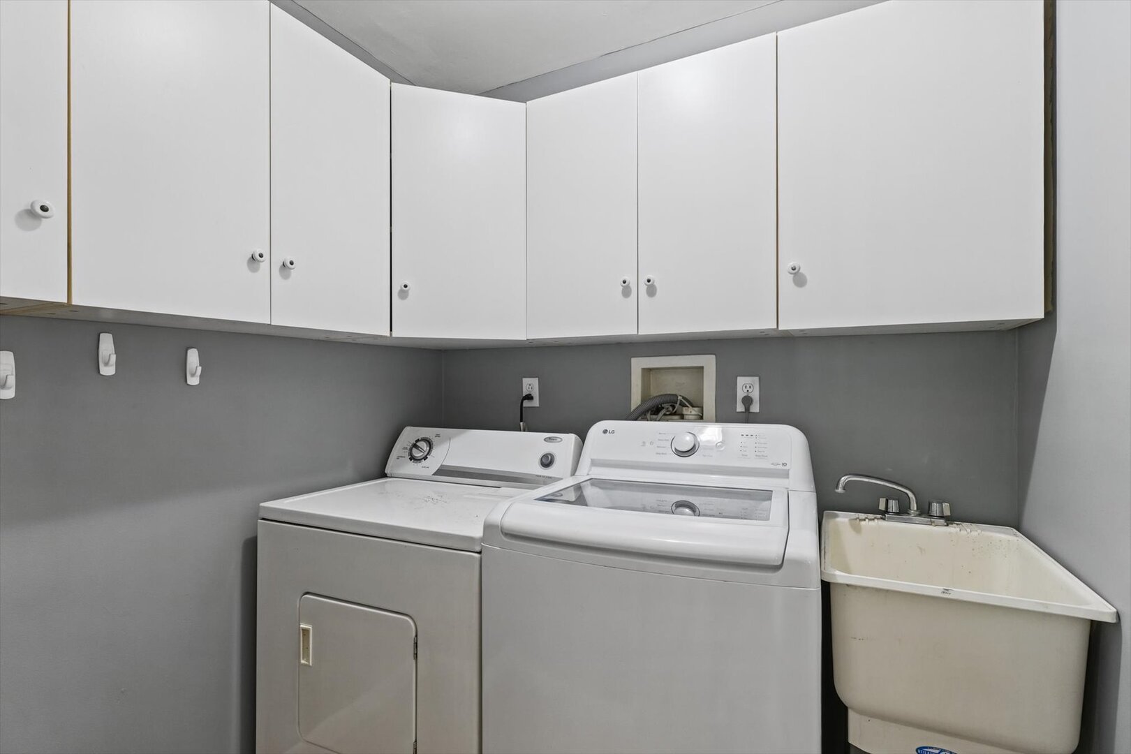 2210 East Perkins Road Urbana, IL 61802 - Photo 26 of 37 Gallery Image 26